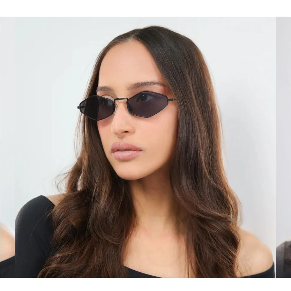 Illesteva Astoria Sunglasses Matte Black/Grey Flat - Picture 3 of 4